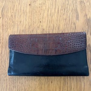 Brahmin Black and tan wallet